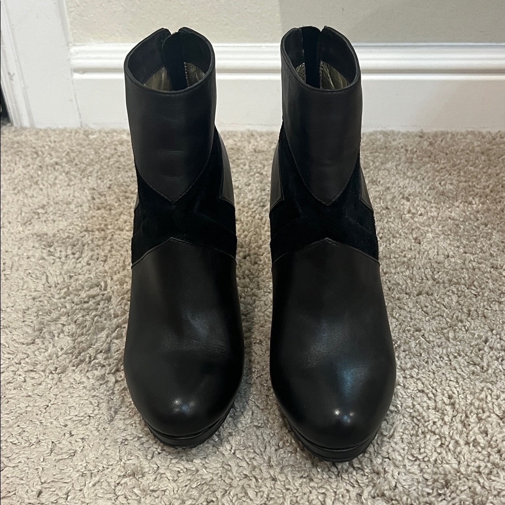 Elaine Turner Black Ankle Boots